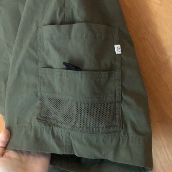 Magellan army green nylon hiking shorts - Picture 3 of 6